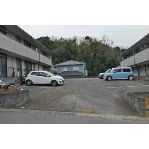 ベンデュールⅡの駐車場