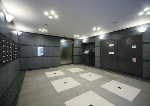 ルーブル西早稲田弐番館のエントランス
