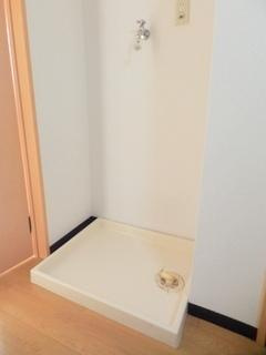 ハイツベイシャトルの洗面所|★室内に置ける洗濯機★