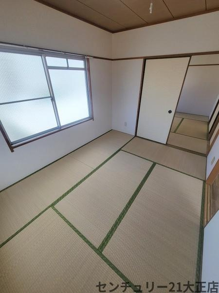 鶴町3丁目マンションのエントランス|和室