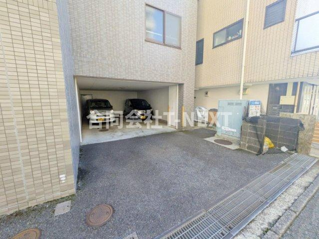 シャロームの駐車場|他号室の写真です。