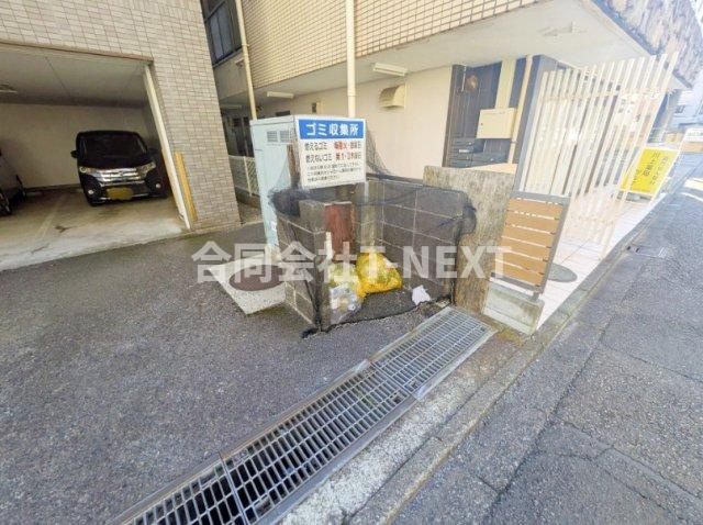 シャロームの駐車場|他号室の写真です。