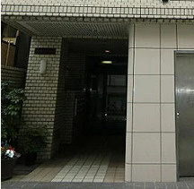 南大塚サンハイツのエントランス