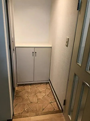 南大塚サンハイツの玄関