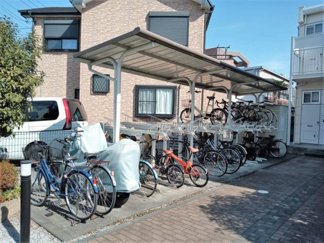 レオパレスパインヒル美女木のその他|自転車置き場