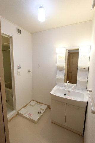 シュティール緑山の洗面所