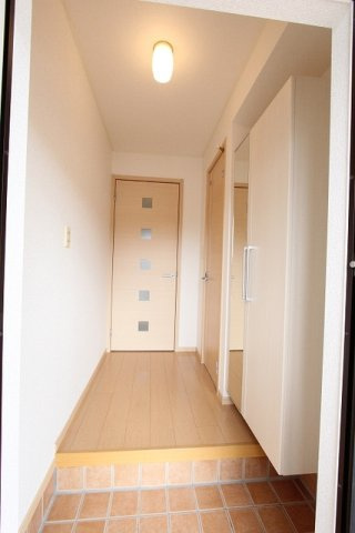 シュティール緑山の玄関
