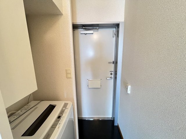 レオパレス壱番橋の玄関