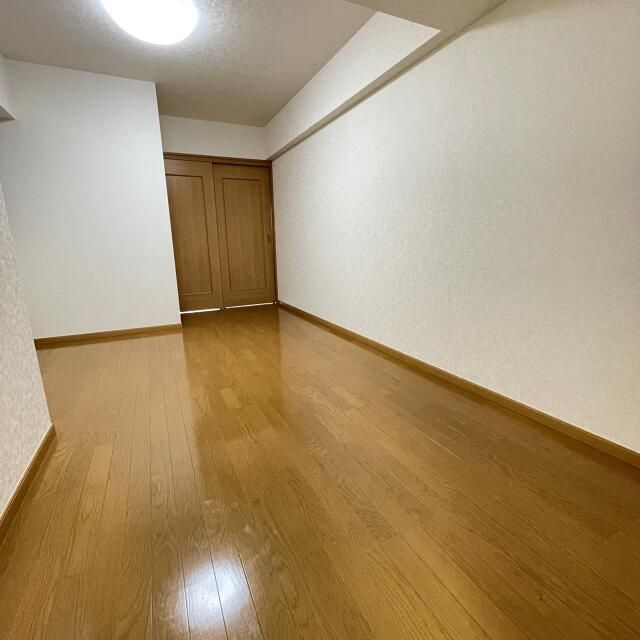 パールピアスの寝室