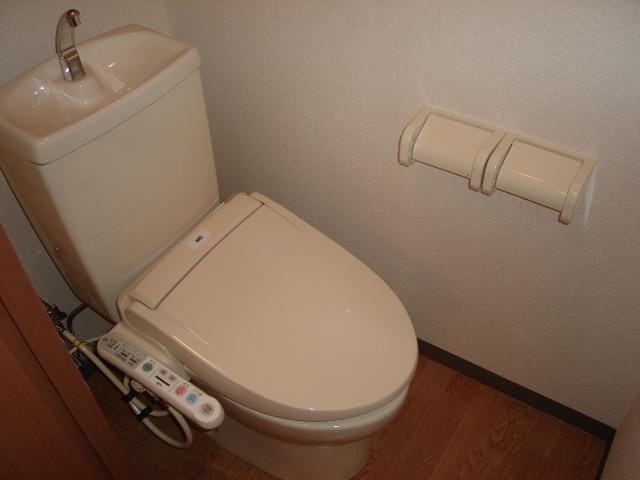 シェルル大町のトイレ|シャワー付トイレ