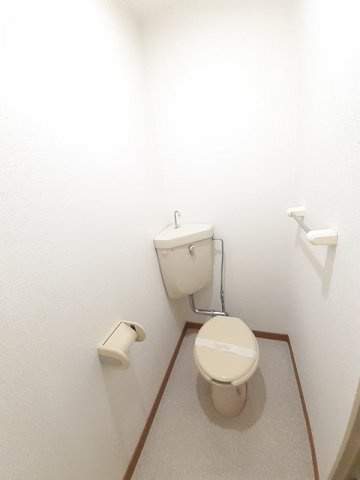 アーバン落合のトイレ|落ち着いた色調のトイレです