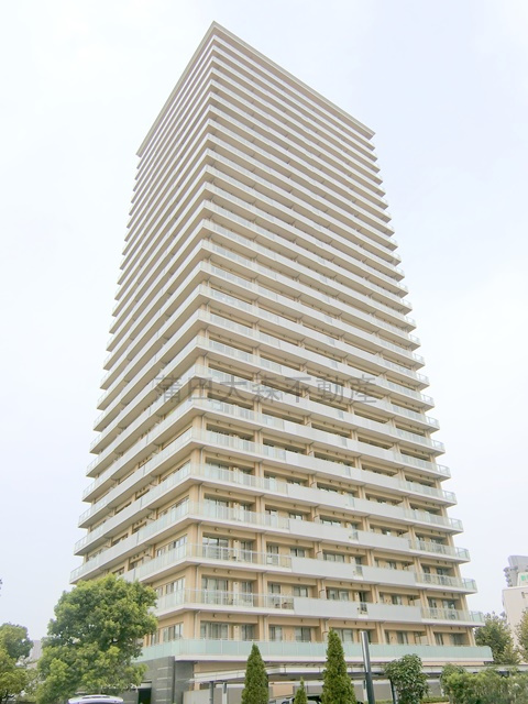 ザ・リバープレイスウエストタワーの外観|2004年12月築　RC鉄筋コンクリート造地上28階建て総戸数962戸
東京都大田区下丸子4丁目　東急多摩川線下丸子駅徒歩8分、東急多摩川線鵜の木駅徒歩11分