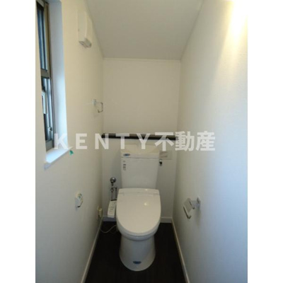 【トイレ】 | 田園調布本町貸家 | ゆったりとした空間のトイレです
