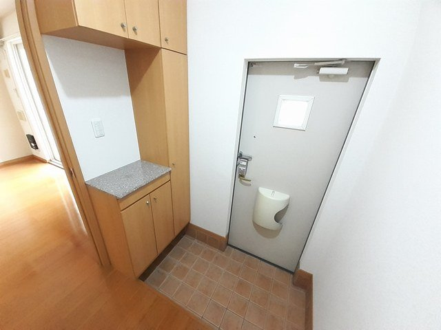 ソラボレⅠの玄関|明るい玄関です