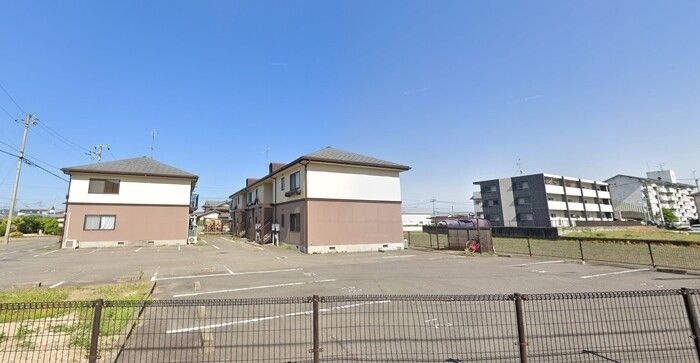 フレグランス原　B棟の駐車場