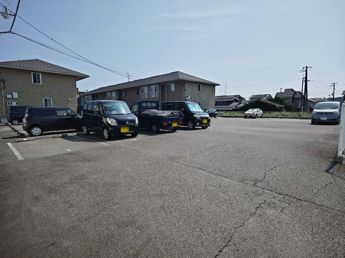 セジュール桜井　B棟の駐車場
