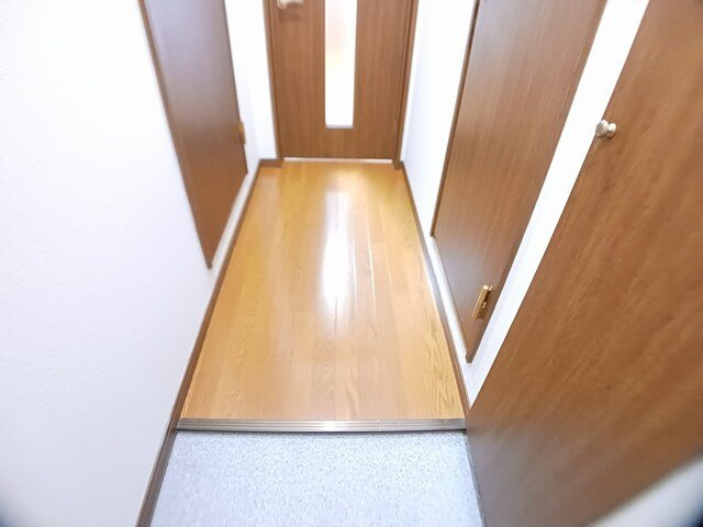 アンプルールリーブルＷｉｎｇの玄関