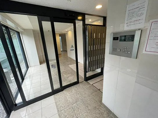エル・ヴィエント・アース池袋のエントランス