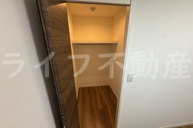 コスモクレスト荒本の収納|たっぷりとした収納スペースです