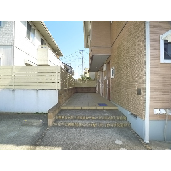 サンモール市川のエントランス