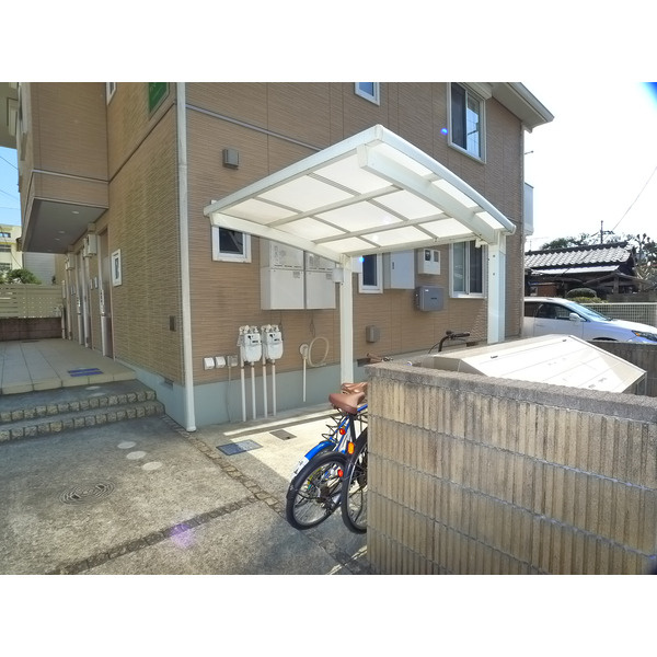 サンモール市川の駐車場