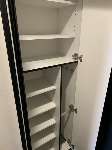 レガリス目白学習院下の玄関