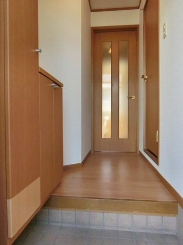 ビヴァリッチＡの玄関