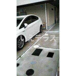 エヌエムスワサントシスの駐車場