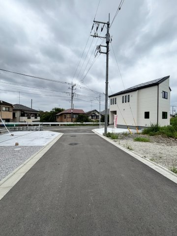 リーブルガーデンあきる野市平沢第2♪【1号棟】東秋留駅徒歩14分×長期優良住宅の前面道路含む現地写真