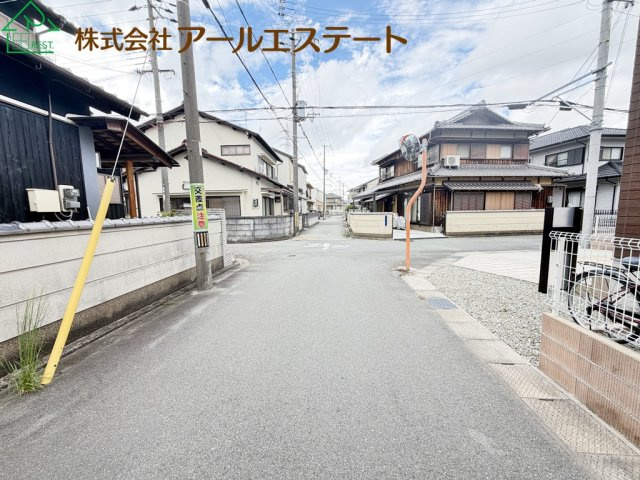 高砂市伊保崎1丁目　　山陽電鉄「伊保駅」徒歩10分の前面道路含む現地写真