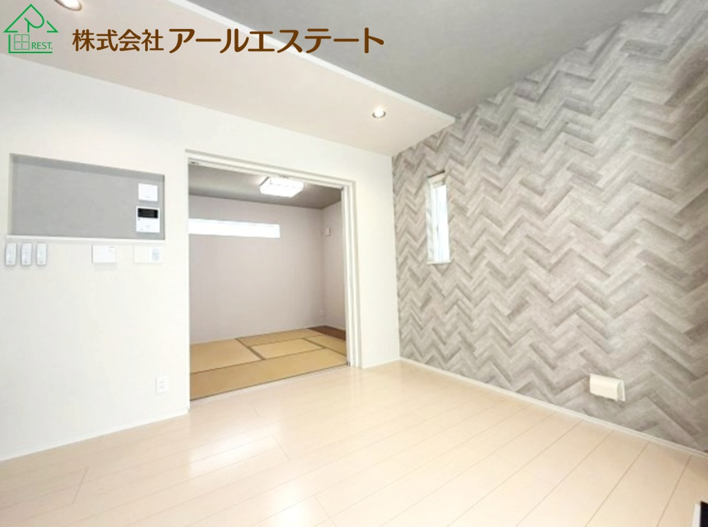 高砂市伊保崎1丁目　　山陽電鉄「伊保駅」徒歩10分の居間・リビング