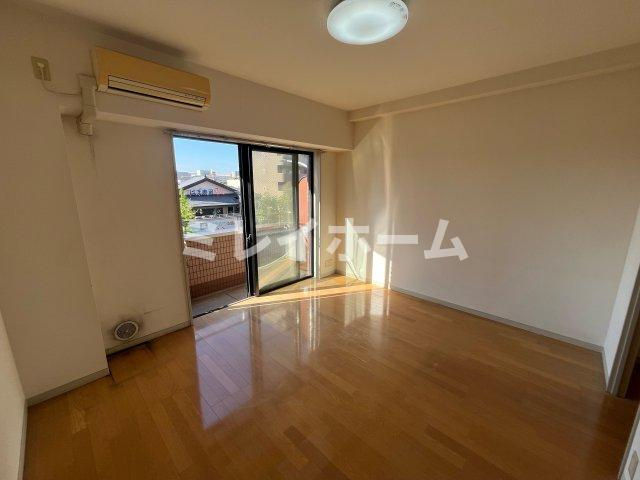 グランヴェルジュ大鳥居の居間・リビング|同建物内別のお部屋の参考写真になります。