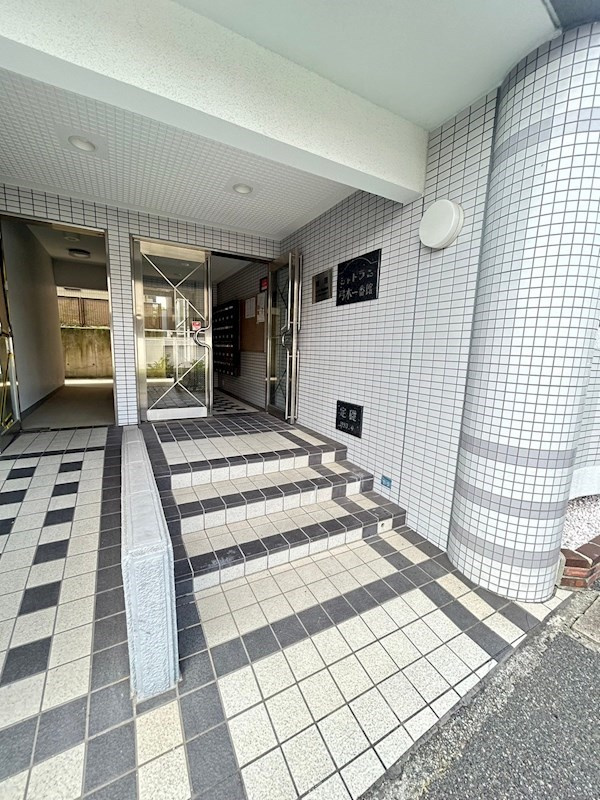 シャトラン弓木壱番館の外観