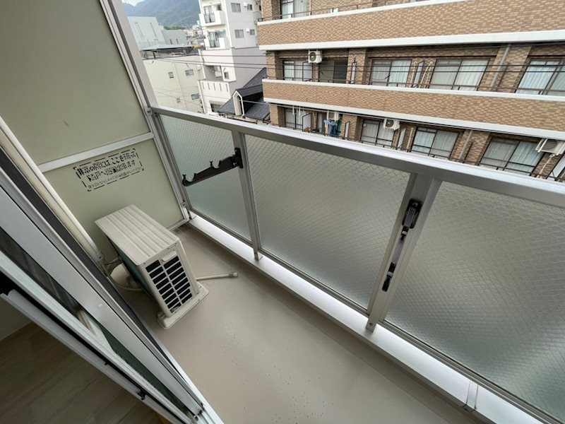 シャトラン弓木五番館のバルコニー