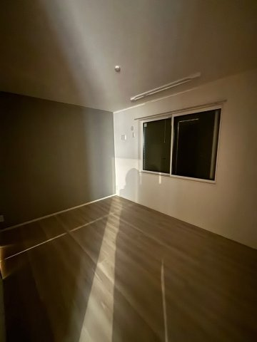 コンフォール赤坂の洋室