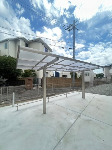 コンフォール赤坂の駐車場