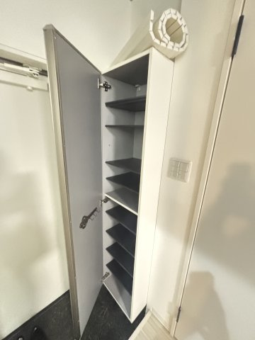 エヌエムサンカンテキャトフB棟の収納