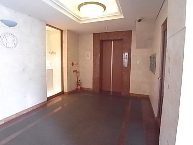 神戸トアロードビルのエントランス