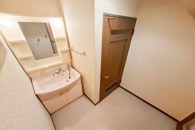 ライオンズマンション和泉上町の独立洗面台|パウダールーム
