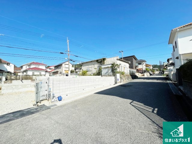 神戸市北区筑紫が丘　新築一戸建ての前面道路含む現地写真|周辺は落ち着いた街並みの住宅地！子育てがしやすい住環境です！まだ未完成ですが、現地でしかわからない事もございます。是非一度ご覧ください。
