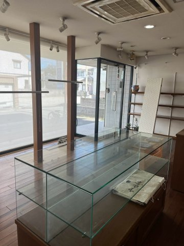 余部区I店舗付き住宅の内装