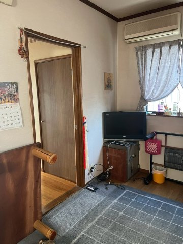 余部区I店舗付き住宅の洋室