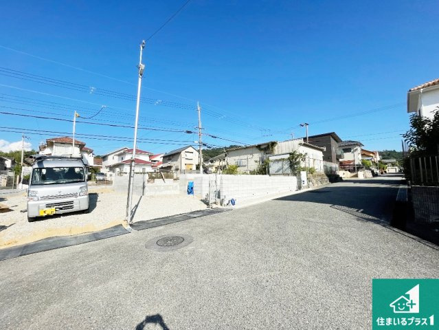 神戸市北区筑紫が丘　新築一戸建ての外観|周辺は落ち着いた街並みの住宅地！子育てがしやすい住環境です！まだ未完成ですが、現地でしかわからない事もございます。是非一度ご覧ください。