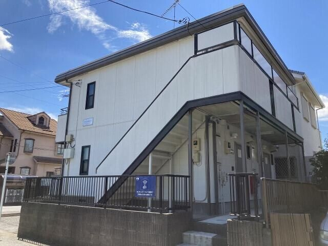 ラプラス東川口の外観