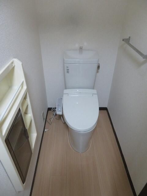 川口市戸塚東１丁目のアパートのトイレ