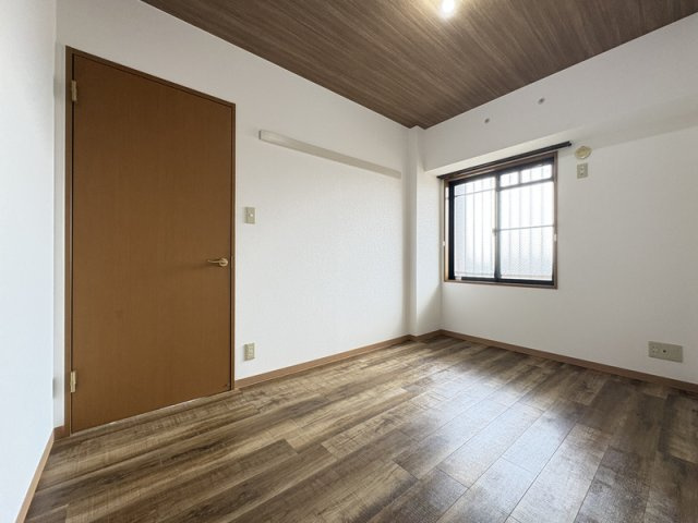 【寝室】
