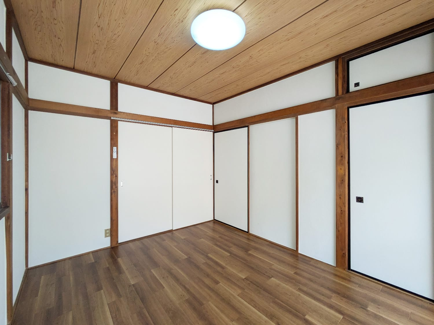 浅間台戸建の洋室