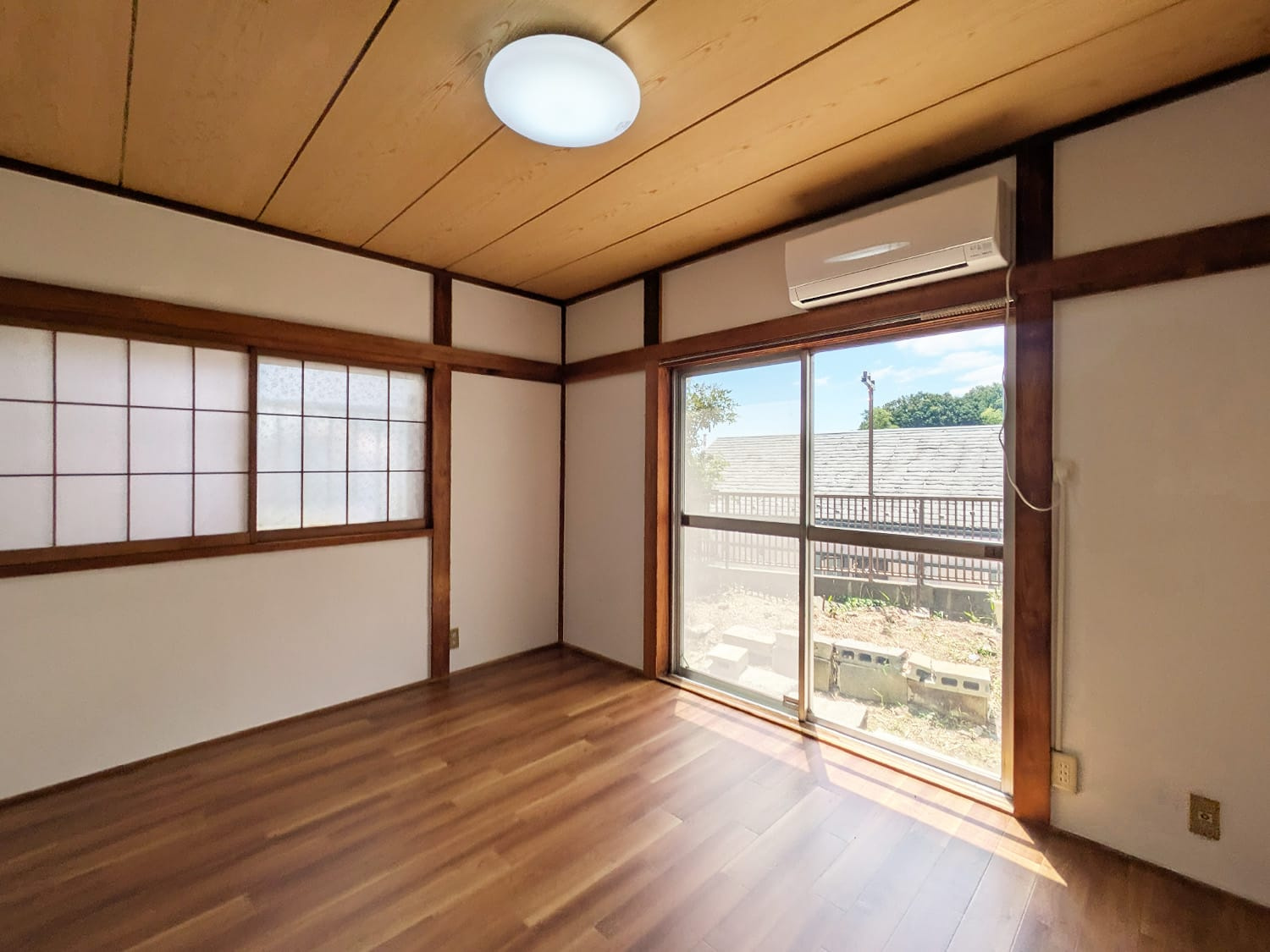 浅間台戸建の洋室