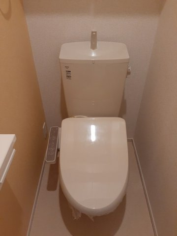 グランブルーのトイレ|コンパクトで使いやすいトイレです
