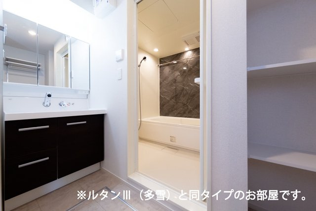 ネオ　ドムス　Ⅰの洗面所|忙しい朝には欠かせない洗面所です